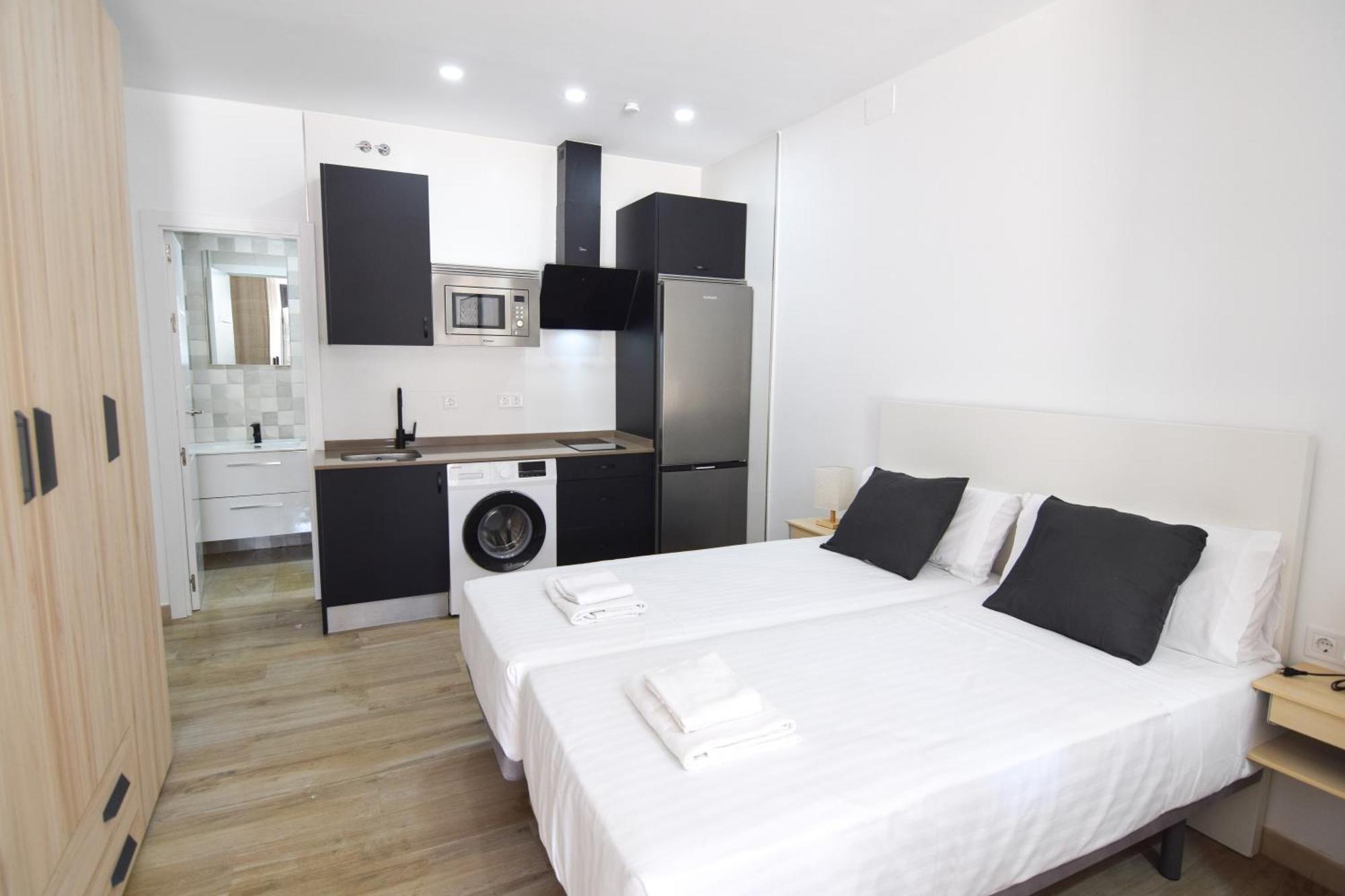 Letplanet Riquelme Apartment Малага Екстериор снимка