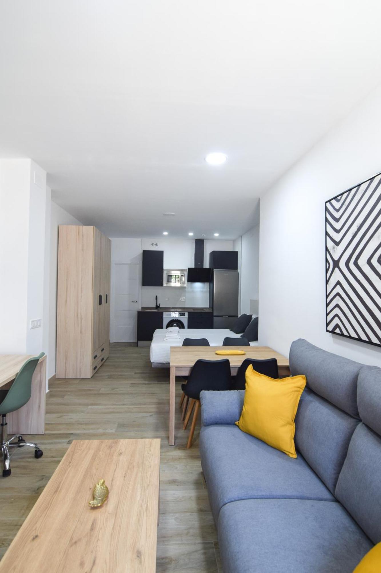 Letplanet Riquelme Apartment Малага Екстериор снимка