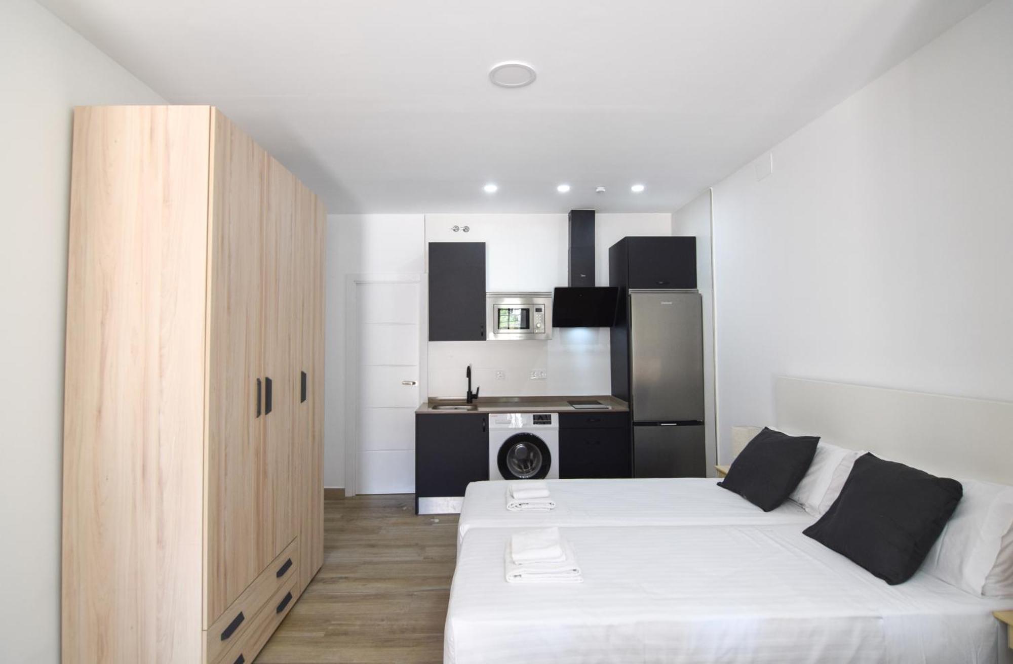 Letplanet Riquelme Apartment Малага Екстериор снимка