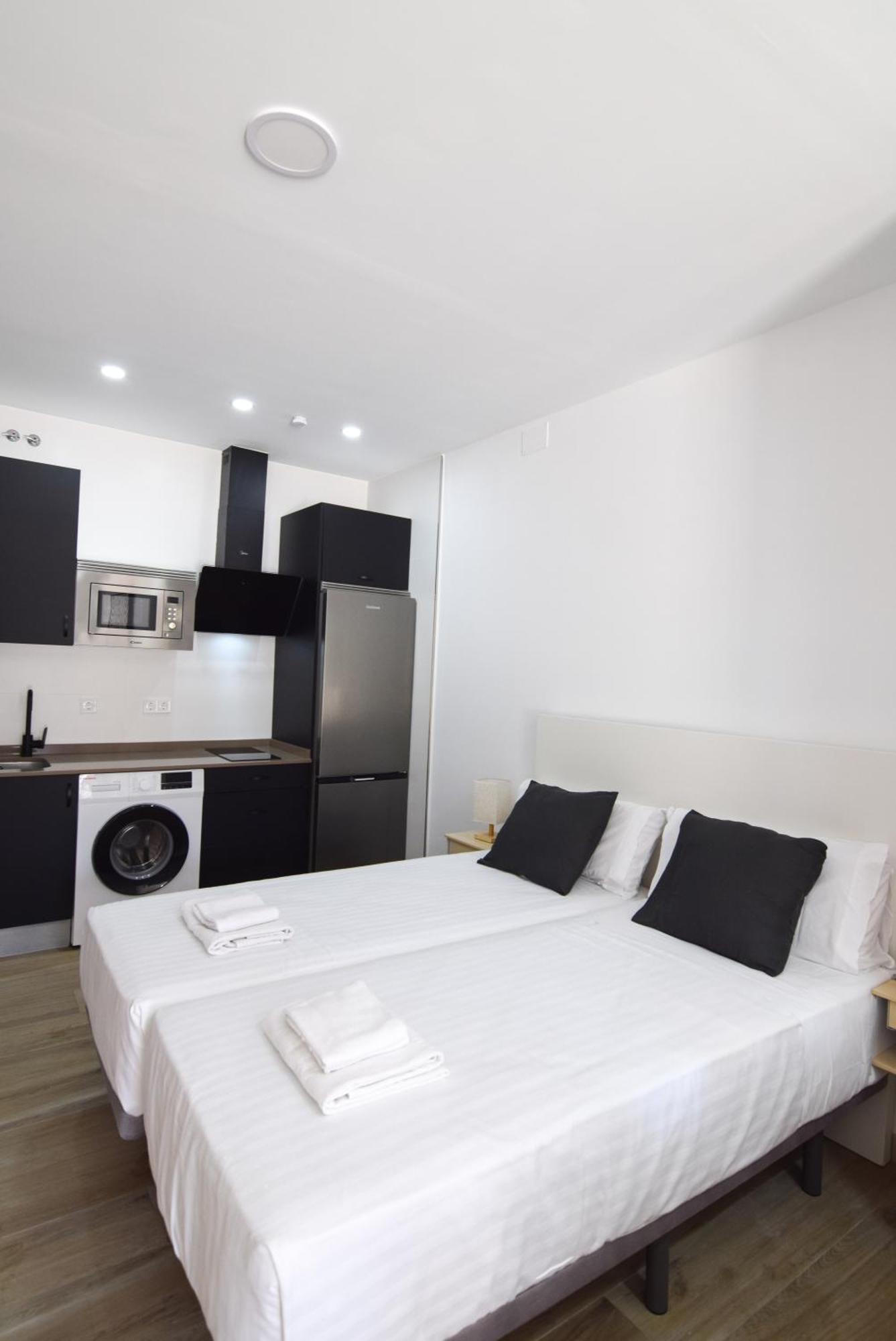 Letplanet Riquelme Apartment Малага Екстериор снимка