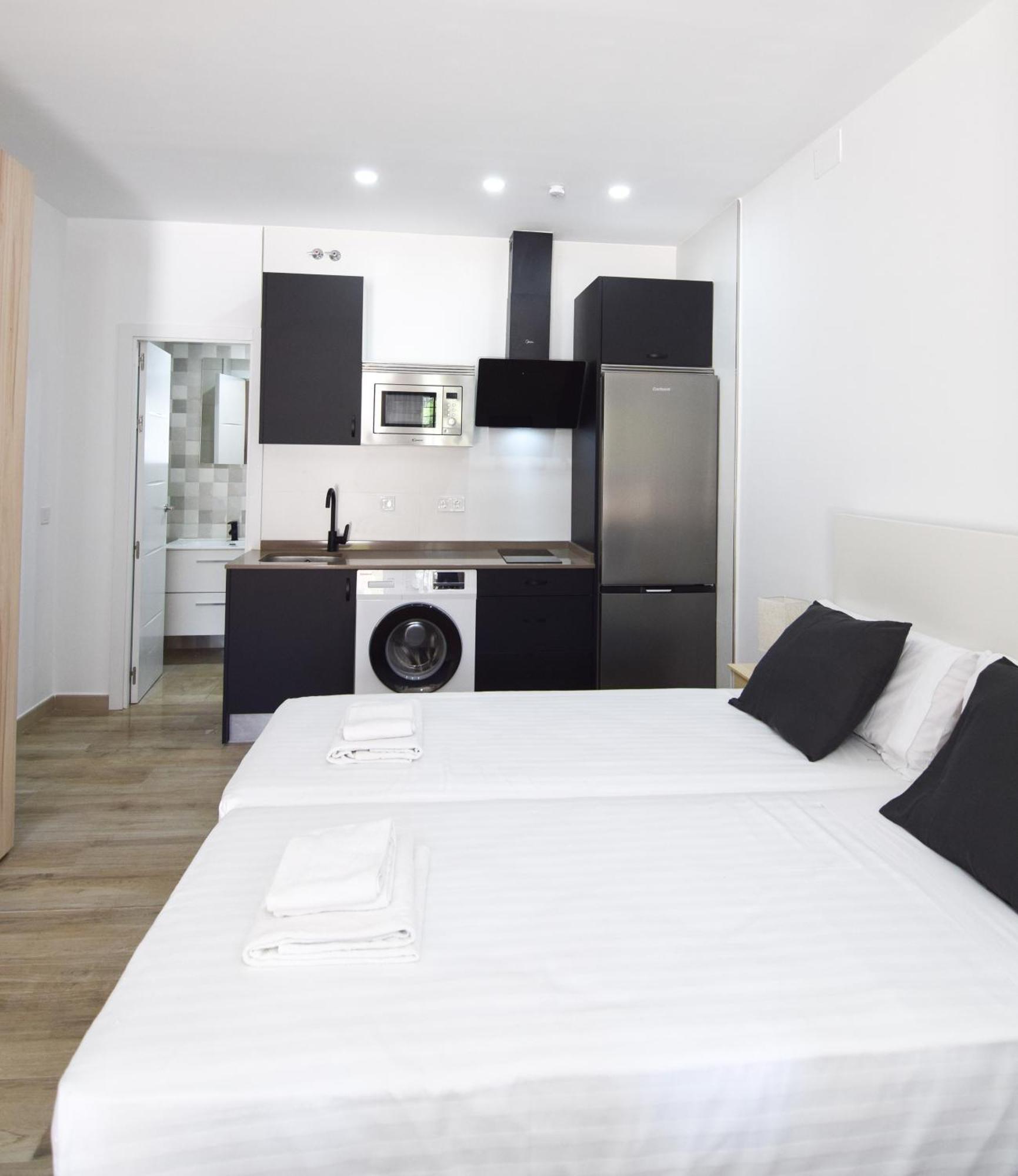 Letplanet Riquelme Apartment Малага Екстериор снимка